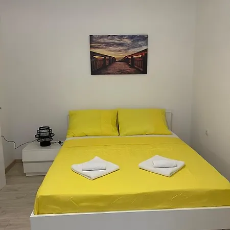 Lovro Apartmán *